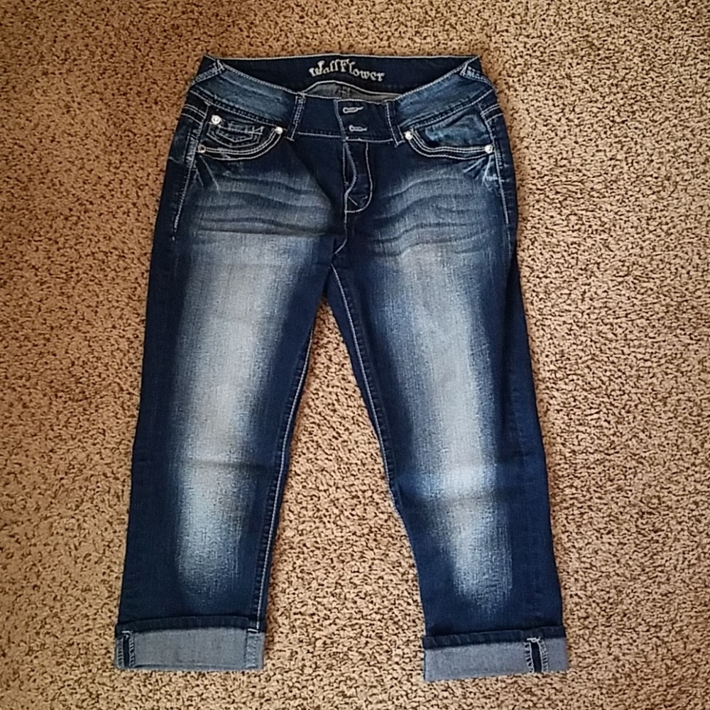 Wallflower denim capris
